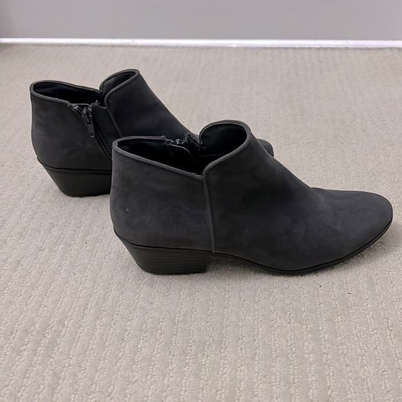 Style and Co Dark Grey Boots - Picture 3 of 4